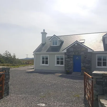 Holiday home Hillside House